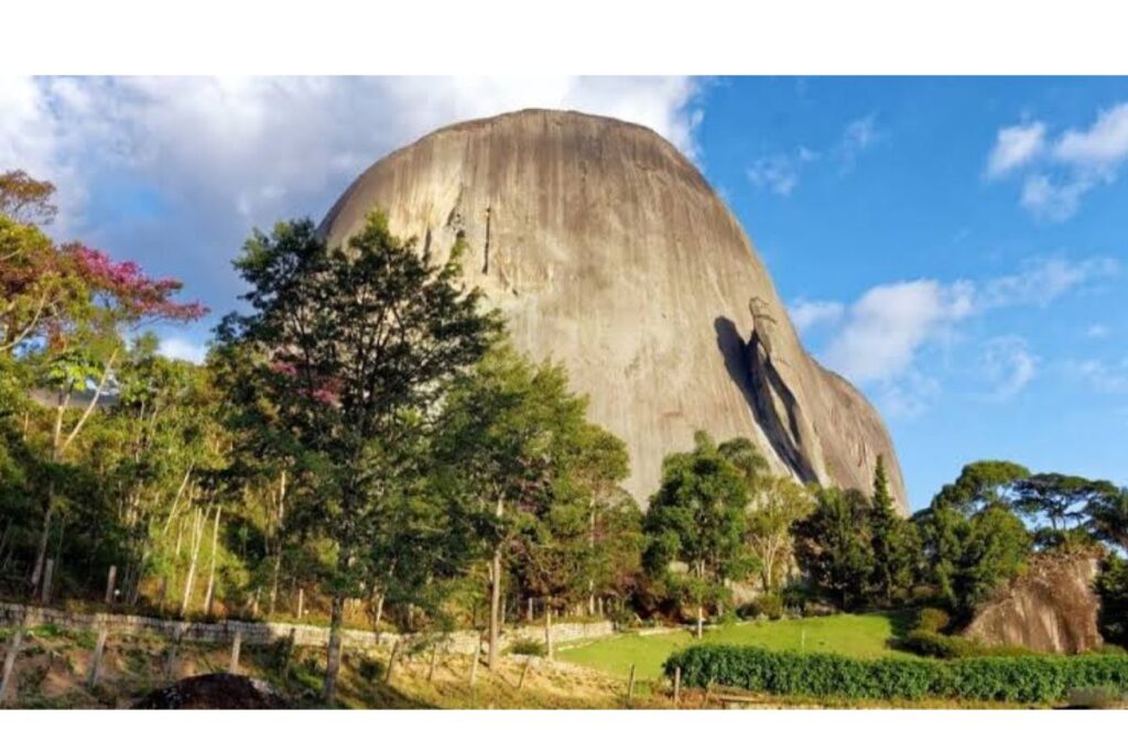 pedra azul (es) um roteiro turístico completo imperdível.